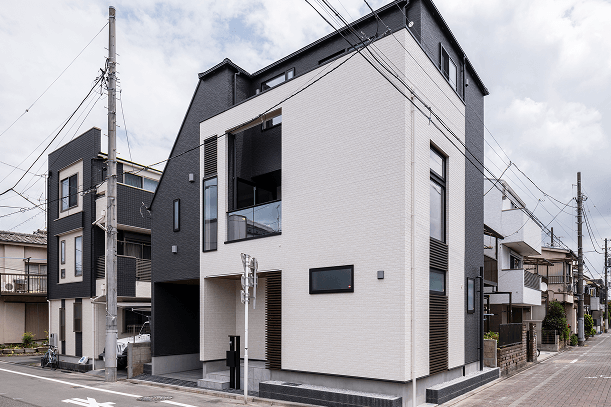 空を感じる家の外観